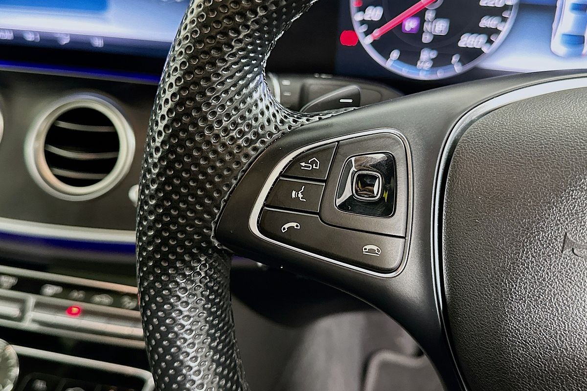 2017 Mercedes-Benz E300  213