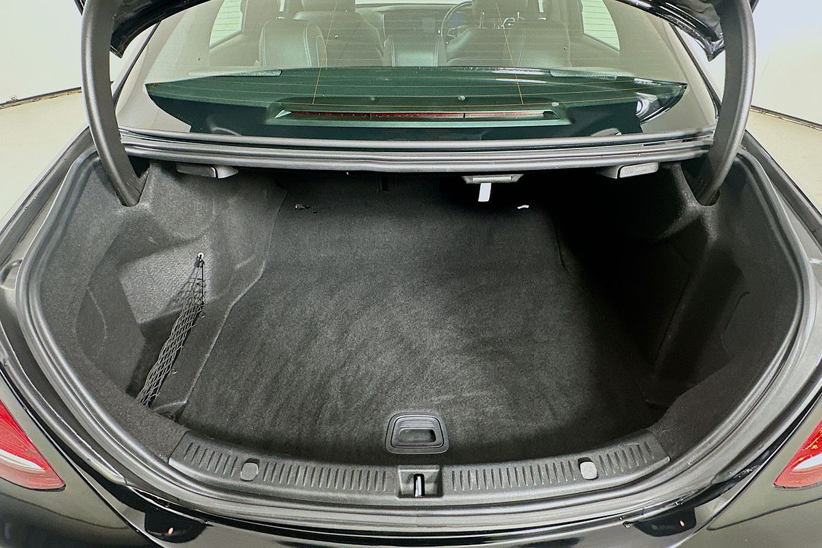 2017 Mercedes-Benz E300  213