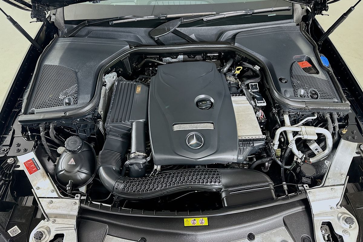 2017 Mercedes-Benz E300  213