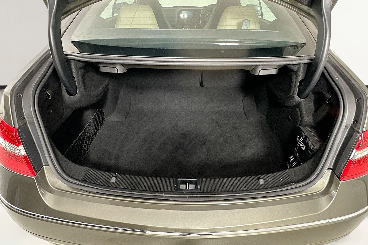 2011 Mercedes-Benz E350 ELEGANCE 207 MY11