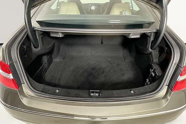2011 Mercedes-Benz E350 ELEGANCE 207 MY11