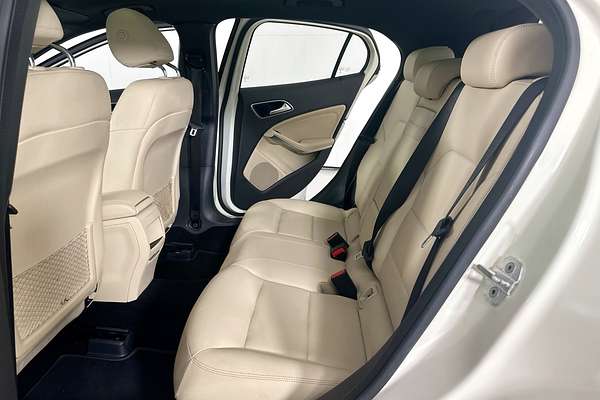 2016 Mercedes-Benz GLA 180 X156 MY16