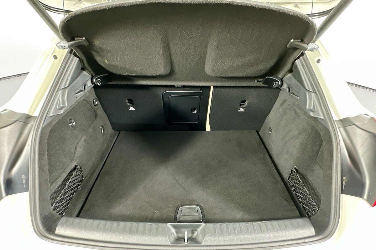 2016 Mercedes-Benz GLA 180 X156 MY16