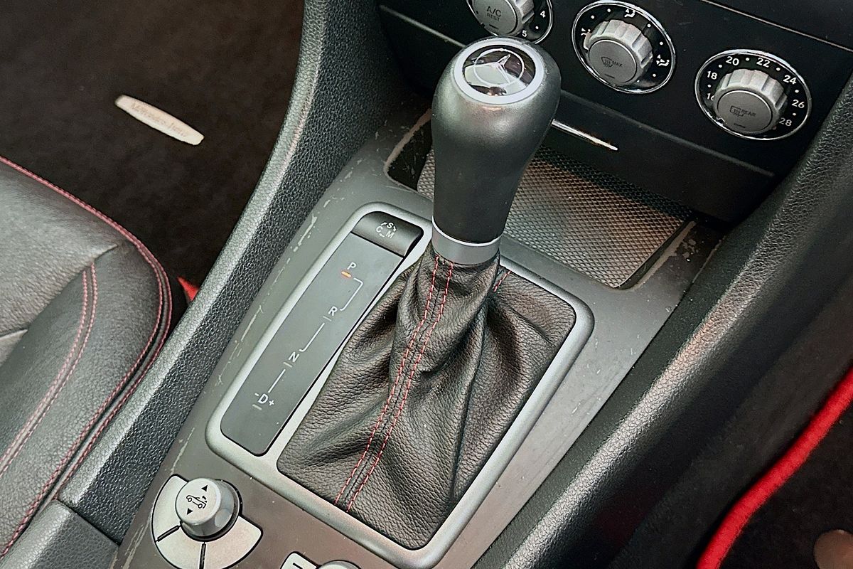 2010 Mercedes-Benz SLK 300 R171 MY10