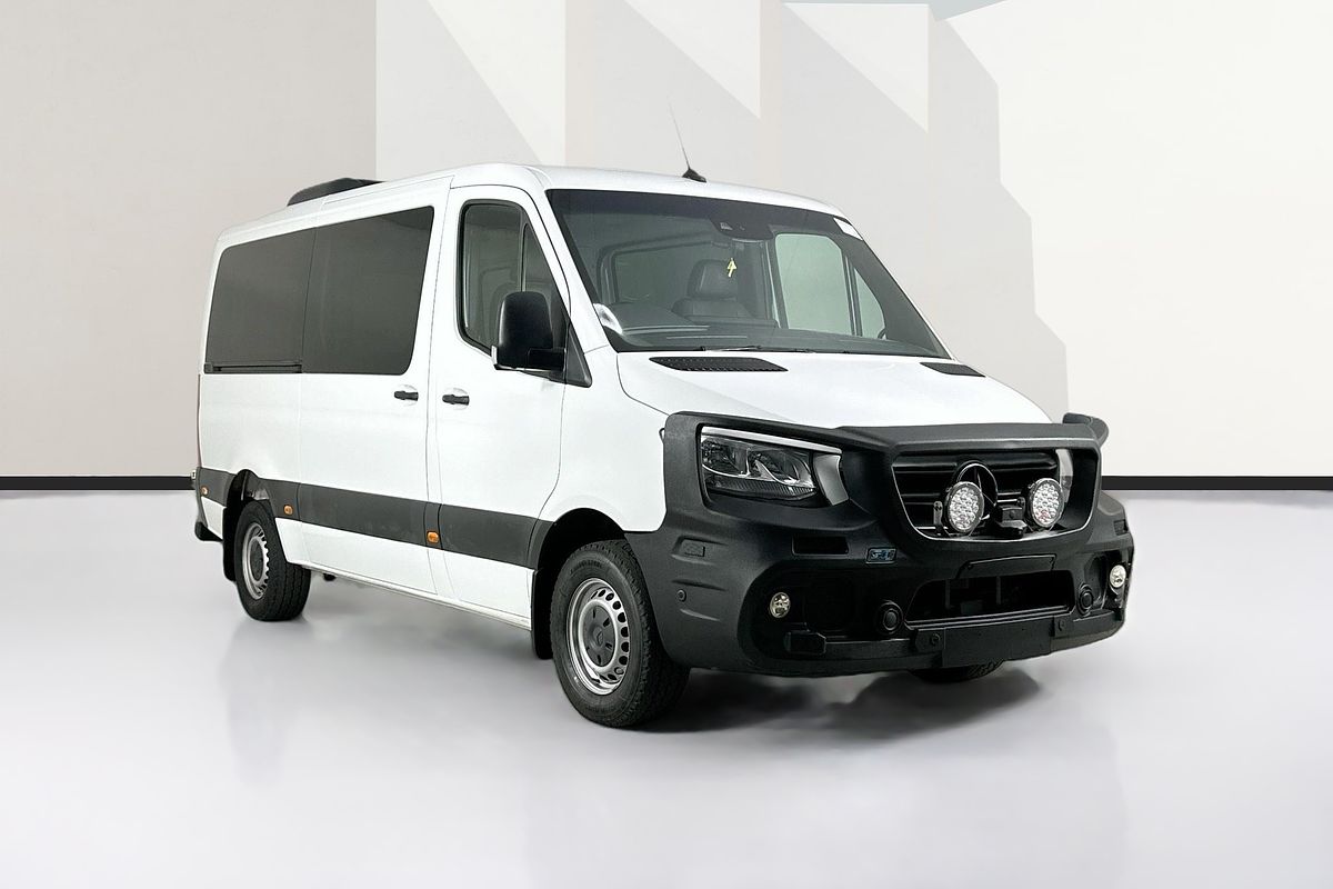 2019 Mercedes-Benz SPRINTER 419CDI VS30 MWB RWD 907 MWB Low Roof