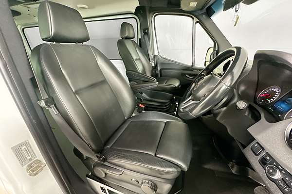 2019 Mercedes-Benz SPRINTER 419CDI VS30 MWB RWD 907 MWB Low Roof