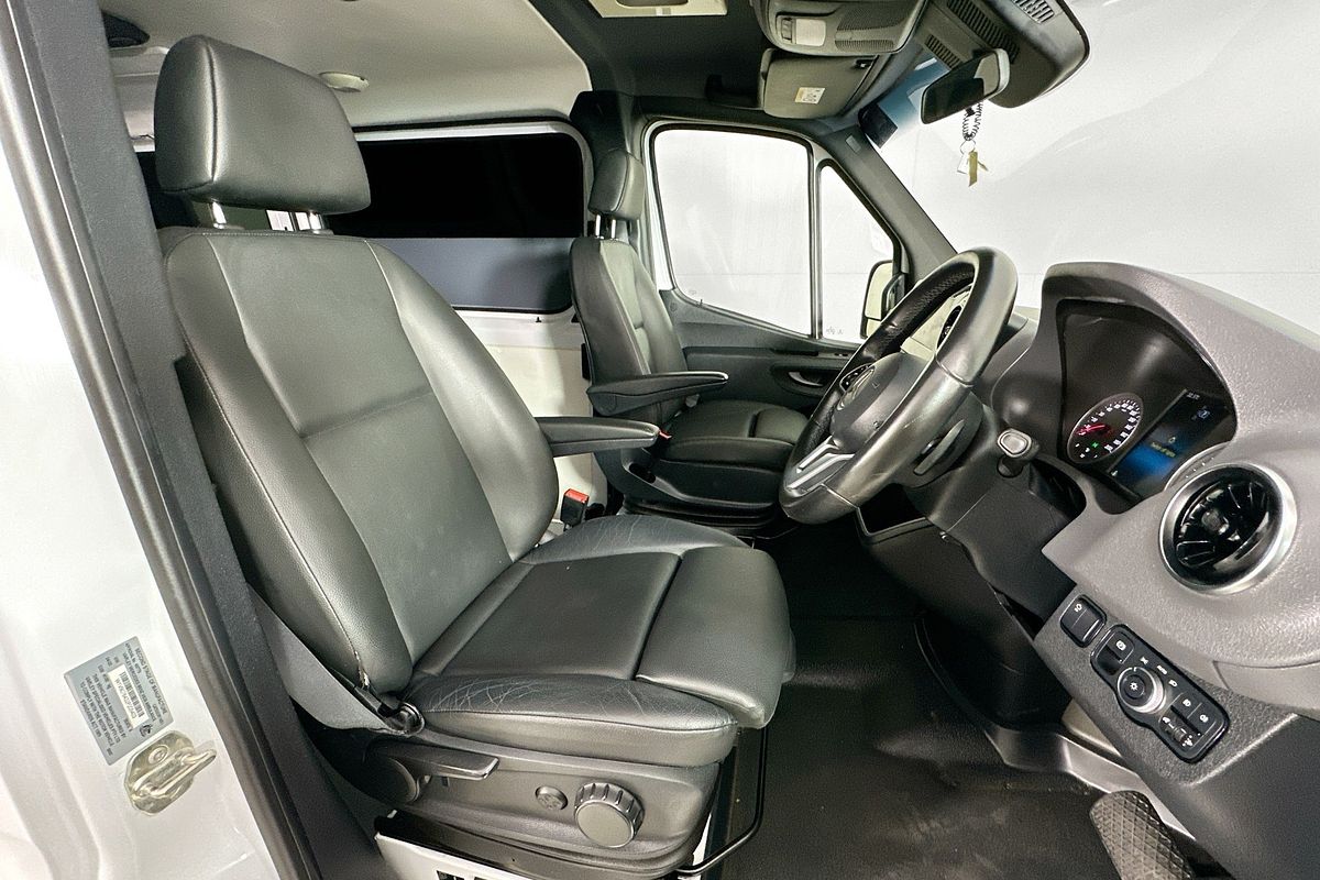 2020 Mercedes-Benz SPRINTER 419CDI VS30 MWB RWD 907 MWB Low Roof