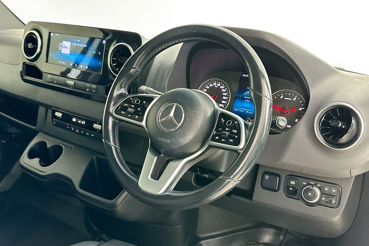 2019 Mercedes-Benz SPRINTER 419CDI VS30 MWB RWD 907 MWB Low Roof