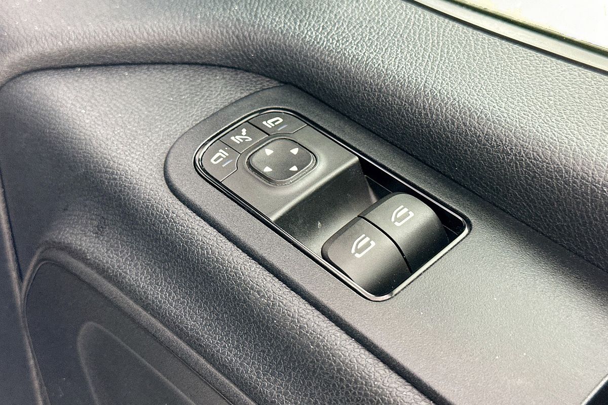 2019 Mercedes-Benz SPRINTER 419CDI VS30 MWB RWD 907 MWB Low Roof