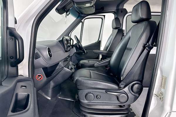 2019 Mercedes-Benz SPRINTER 419CDI VS30 MWB RWD 907 MWB Low Roof