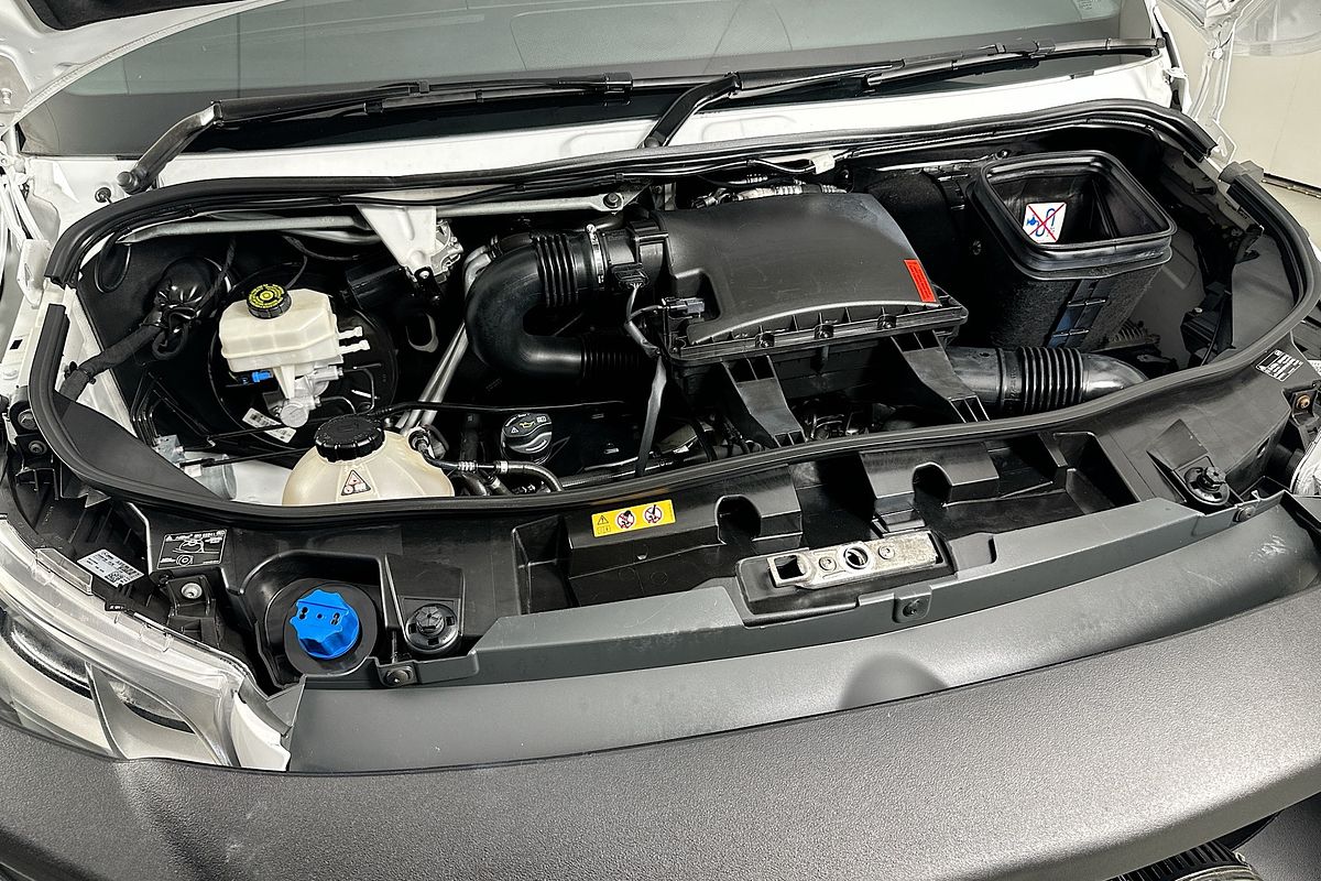 2019 Mercedes-Benz SPRINTER 419CDI VS30 MWB RWD 907 MWB Low Roof