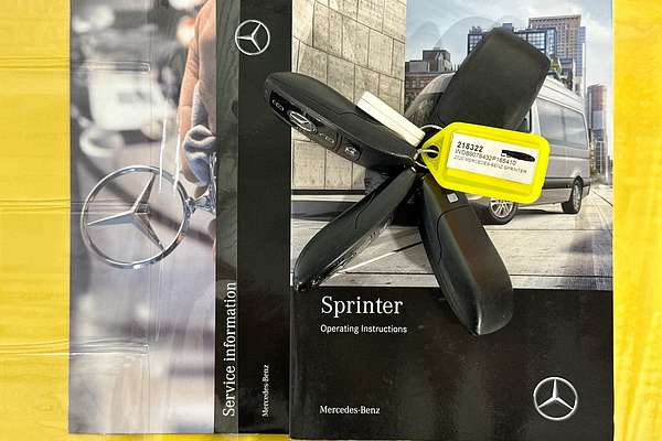 2019 Mercedes-Benz SPRINTER 419CDI VS30 MWB RWD 907 MWB Low Roof