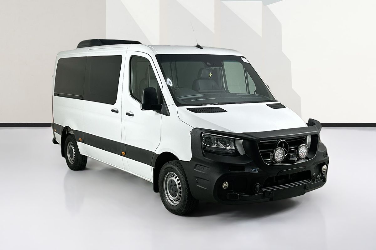 2019 Mercedes-Benz SPRINTER 419CDI VS30 MWB RWD 907 MWB Low Roof