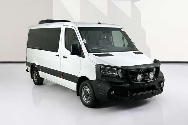 2019 Mercedes-Benz SPRINTER 419CDI VS30 MWB RWD 907 MWB Low Roof