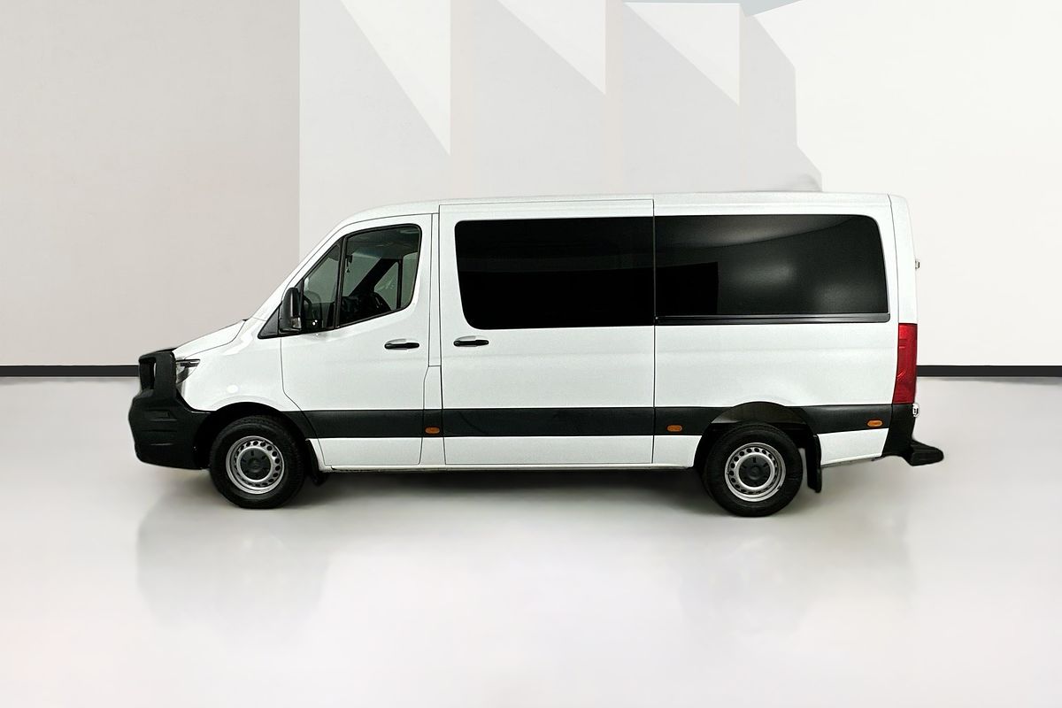 2019 Mercedes-Benz SPRINTER 419CDI VS30 MWB RWD 907 MWB Low Roof