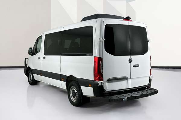 2019 Mercedes-Benz SPRINTER 419CDI VS30 MWB RWD 907 MWB Low Roof