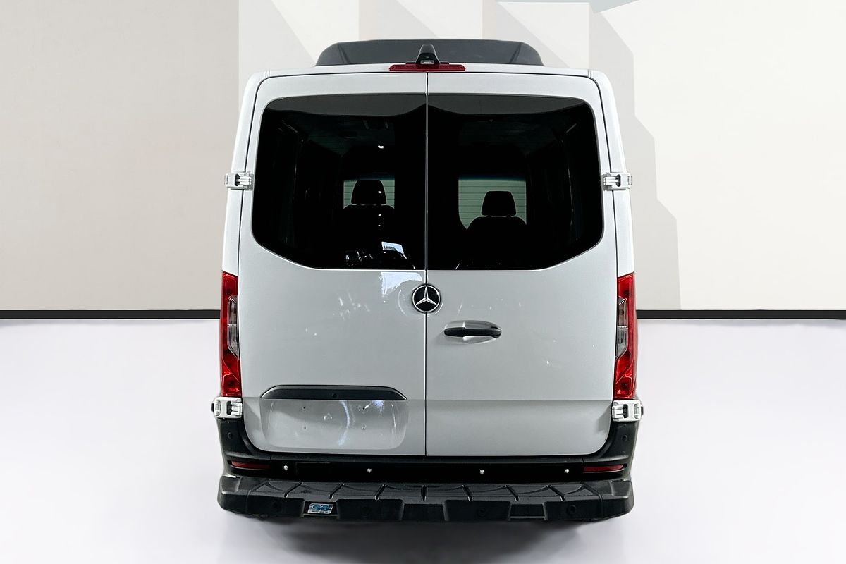 2019 Mercedes-Benz SPRINTER 419CDI VS30 MWB RWD 907 MWB Low Roof