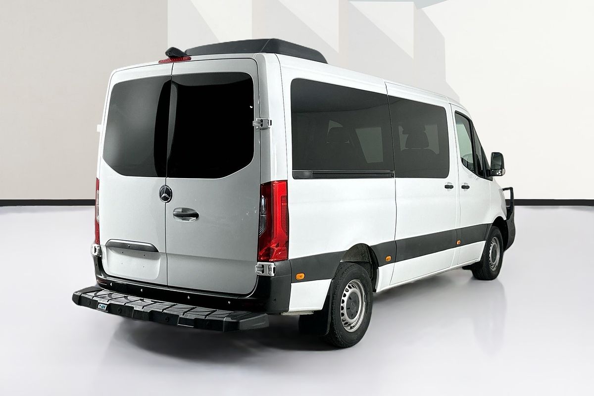 2019 Mercedes-Benz SPRINTER 419CDI VS30 MWB RWD 907 MWB Low Roof