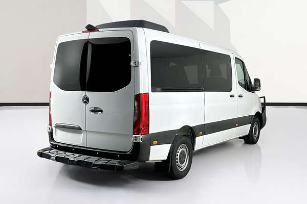 2019 Mercedes-Benz SPRINTER 419CDI VS30 MWB RWD 907 MWB Low Roof