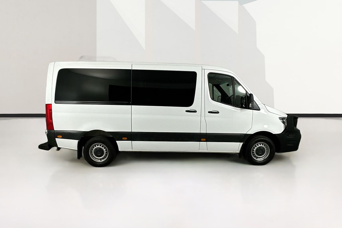 2019 Mercedes-Benz SPRINTER 419CDI VS30 MWB RWD 907 MWB Low Roof