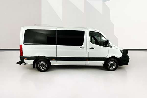 2019 Mercedes-Benz SPRINTER 419CDI VS30 MWB RWD 907 MWB Low Roof