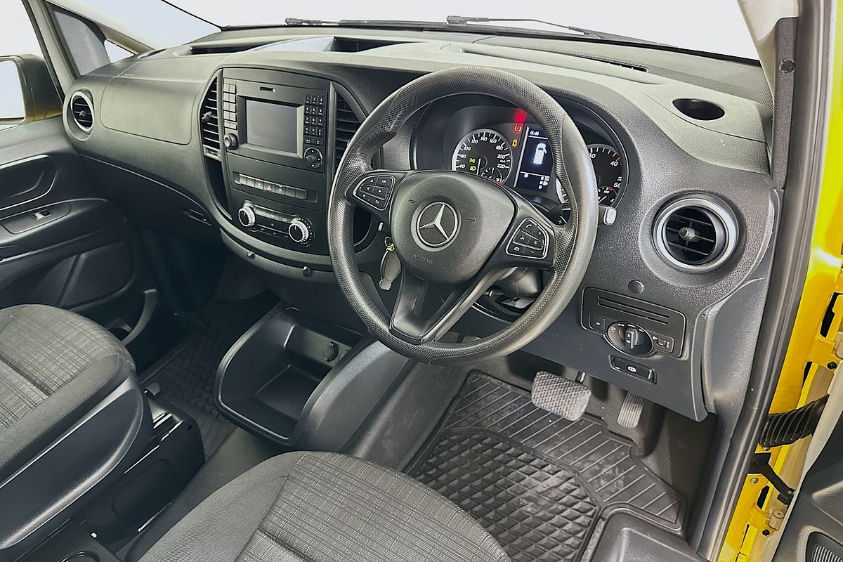 2017 Mercedes-Benz VITO 114 BLUETEC SWB 447