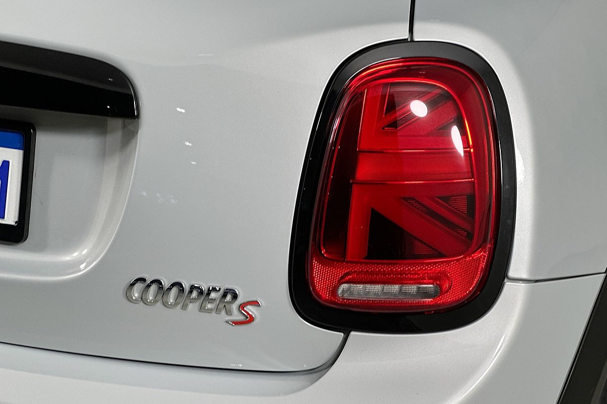 2015 MINI COOPER S F55