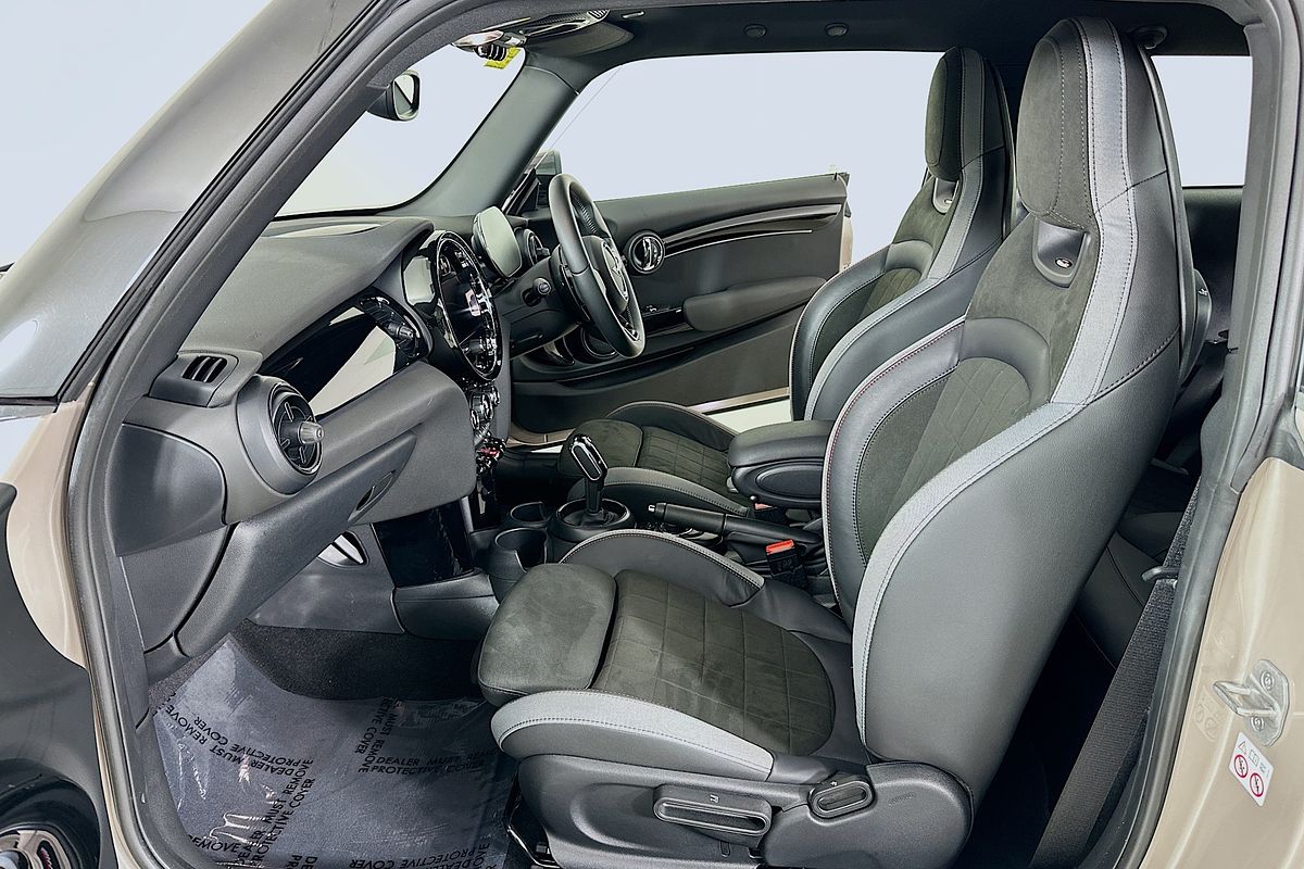 2024 MINI Hatch JCW CLASSIC F56