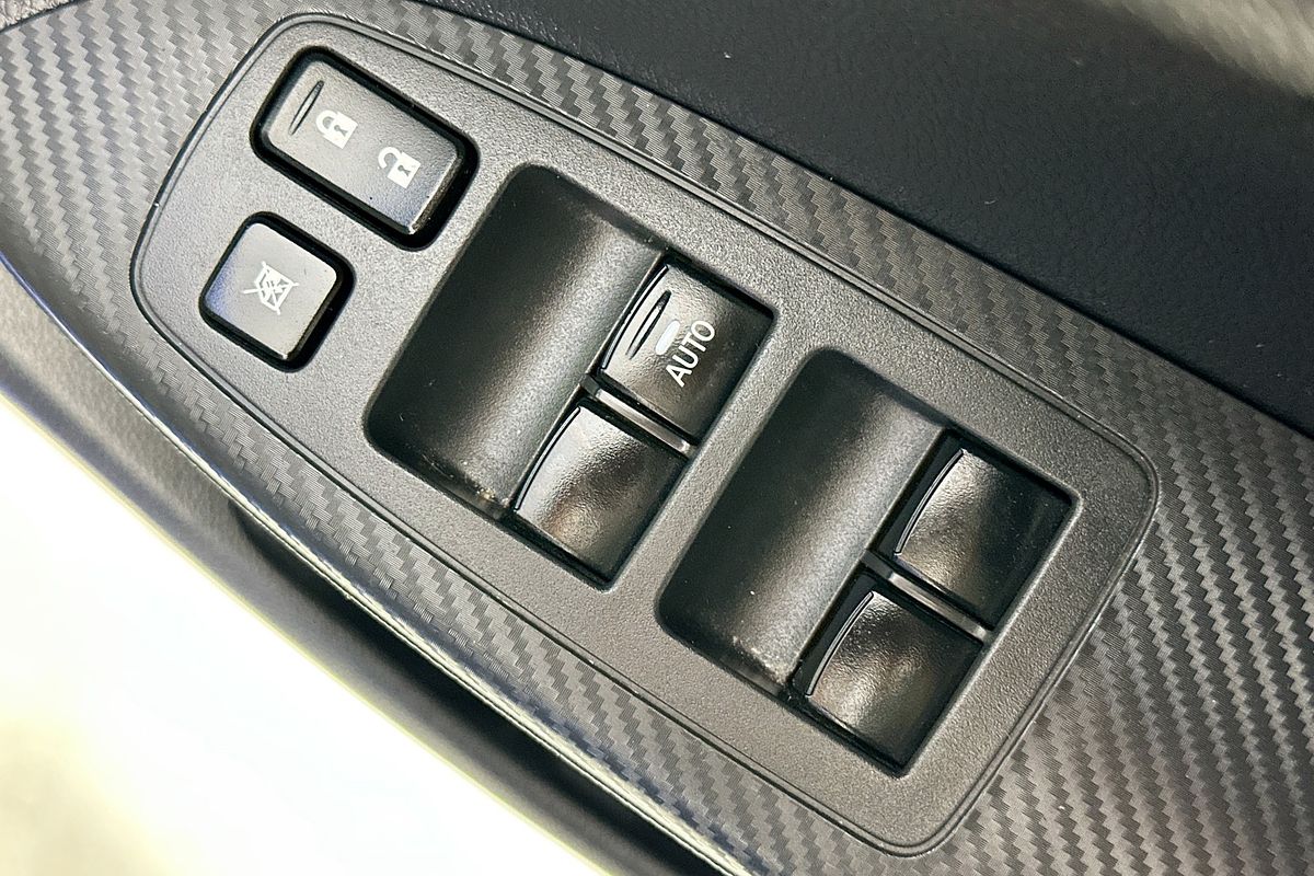 2018 Mitsubishi ECLIPSE CROSS LS (2WD) YA