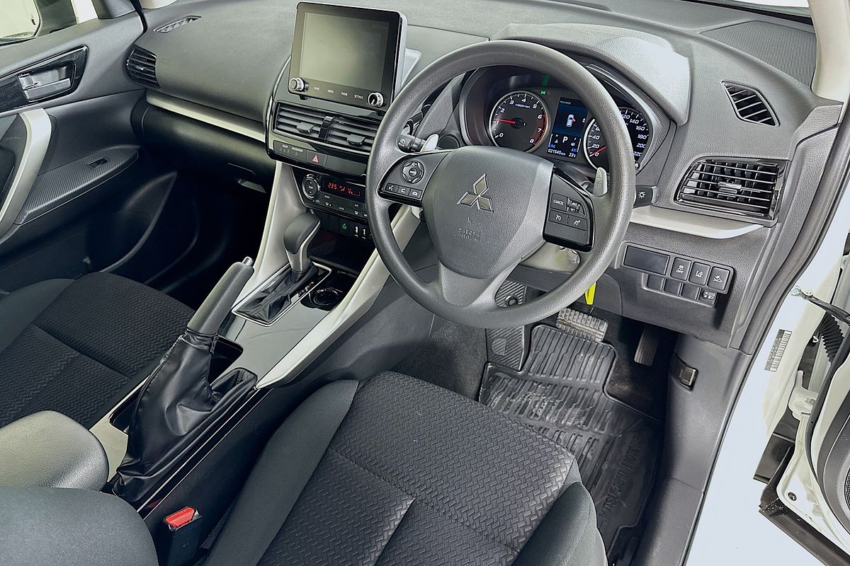 2024 Mitsubishi ECLIPSE CROSS ES YB