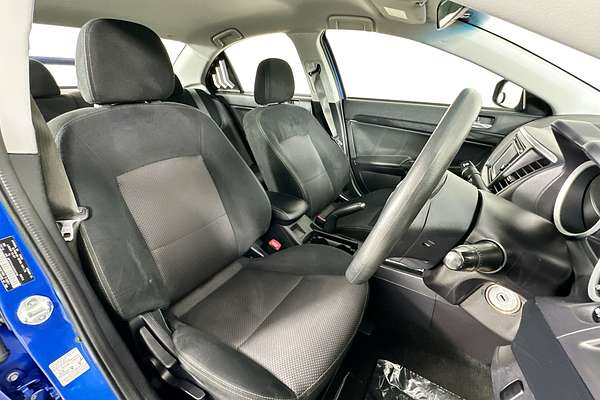 2016 Mitsubishi LANCER ES SPORT CF