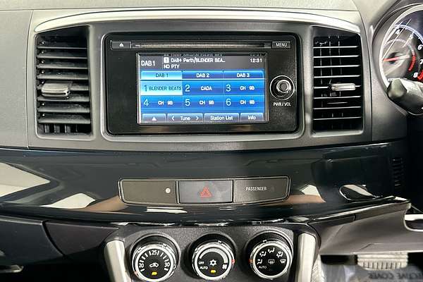 2016 Mitsubishi LANCER ES SPORT CF