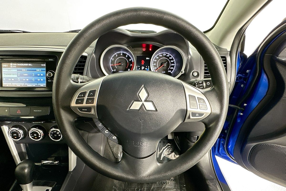 2016 Mitsubishi LANCER ES SPORT CF