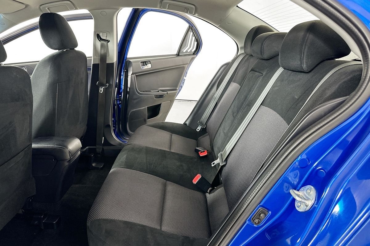 2016 Mitsubishi LANCER ES SPORT CF