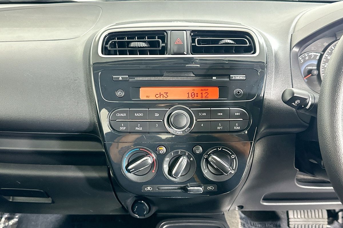 2016 Mitsubishi MIRAGE ES LA MY16