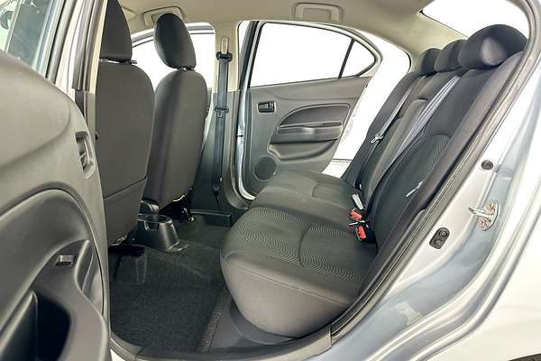 2016 Mitsubishi MIRAGE ES LA MY16