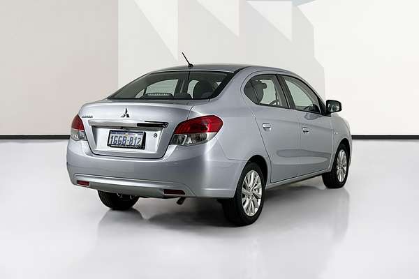 2016 Mitsubishi MIRAGE ES LA MY16