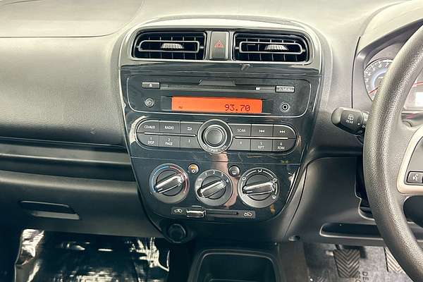 2017 Mitsubishi MIRAGE ES LA MY16