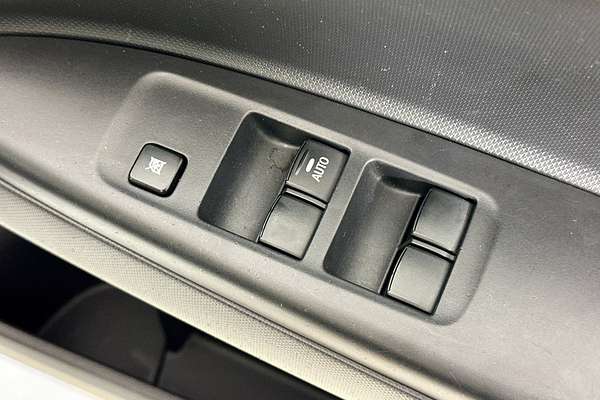 2017 Mitsubishi MIRAGE ES LA MY16