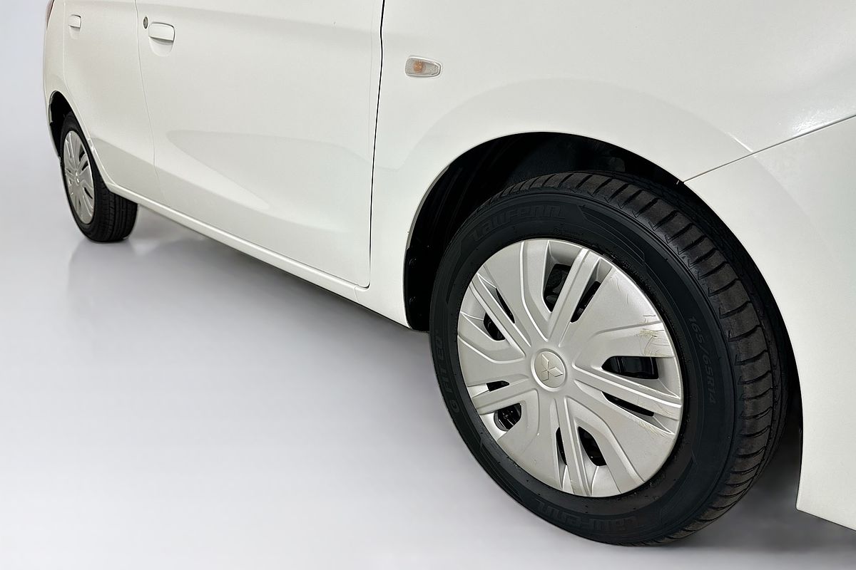 2017 Mitsubishi MIRAGE ES LA MY16