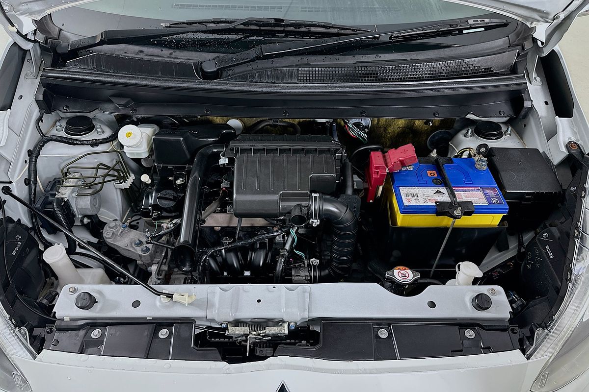 2015 Mitsubishi MIRAGE ES LA MY15