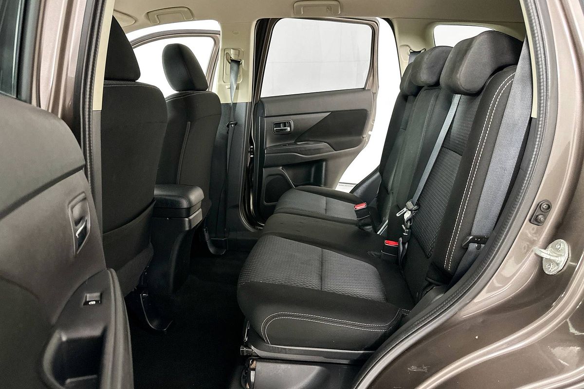2017 Mitsubishi OUTLANDER LS 7 SEAT (AWD) ZL MY18.5