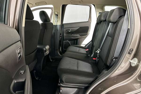 2017 Mitsubishi OUTLANDER LS 7 SEAT (AWD) ZL MY18.5