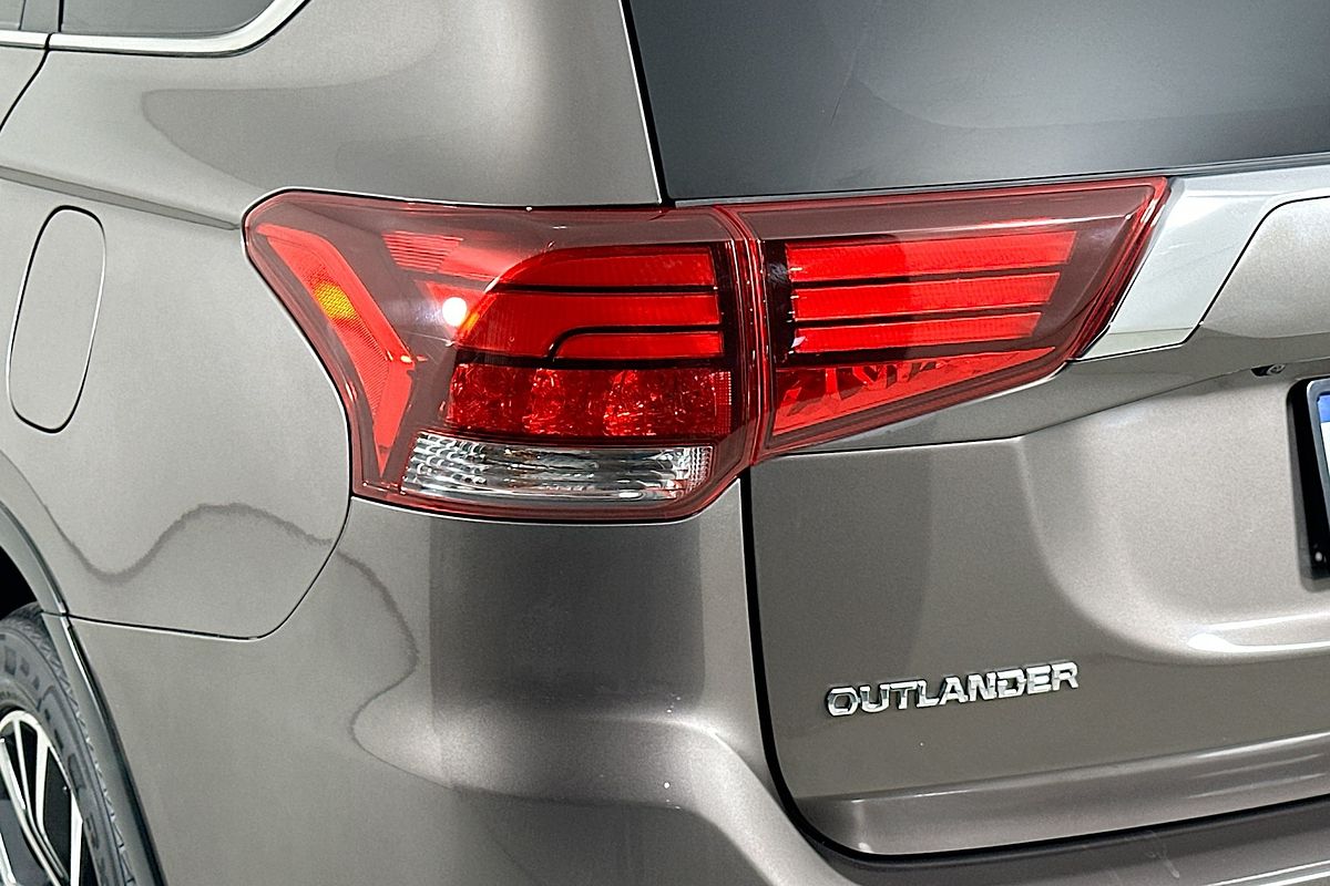 2017 Mitsubishi OUTLANDER LS 7 SEAT (AWD) ZL MY18.5
