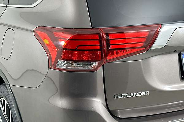 2017 Mitsubishi OUTLANDER LS 7 SEAT (AWD) ZL MY18.5