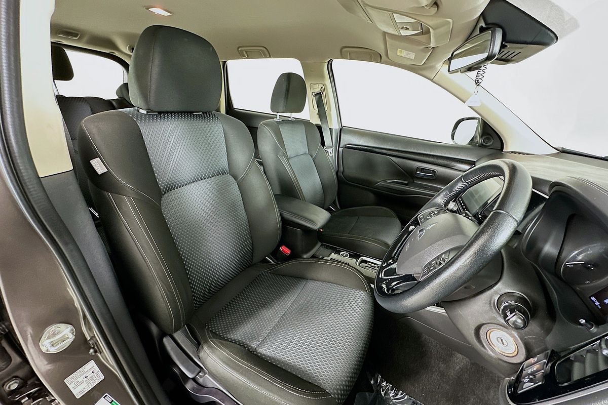 2021 Mitsubishi OUTLANDER ES 7 SEAT (AWD) ZL MY21