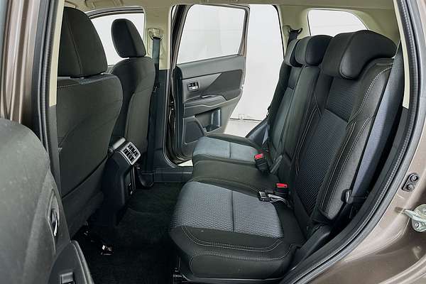 2020 Mitsubishi OUTLANDER ES 7 SEAT (AWD) ZL MY20