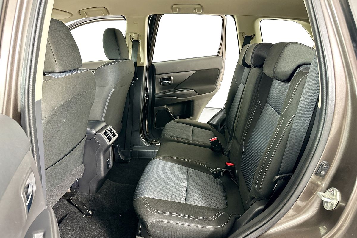 2021 Mitsubishi OUTLANDER ES 7 SEAT (AWD) ZL MY21