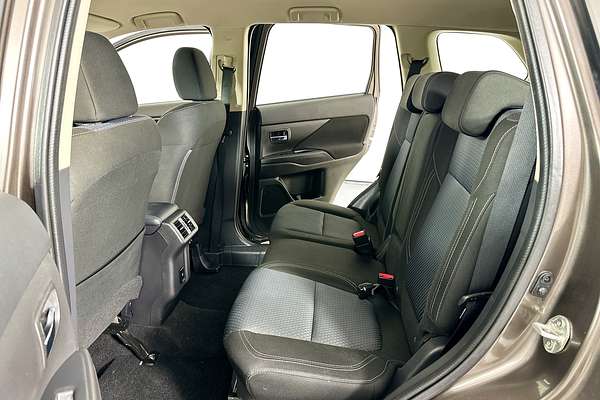 2021 Mitsubishi OUTLANDER ES 7 SEAT (AWD) ZL MY21