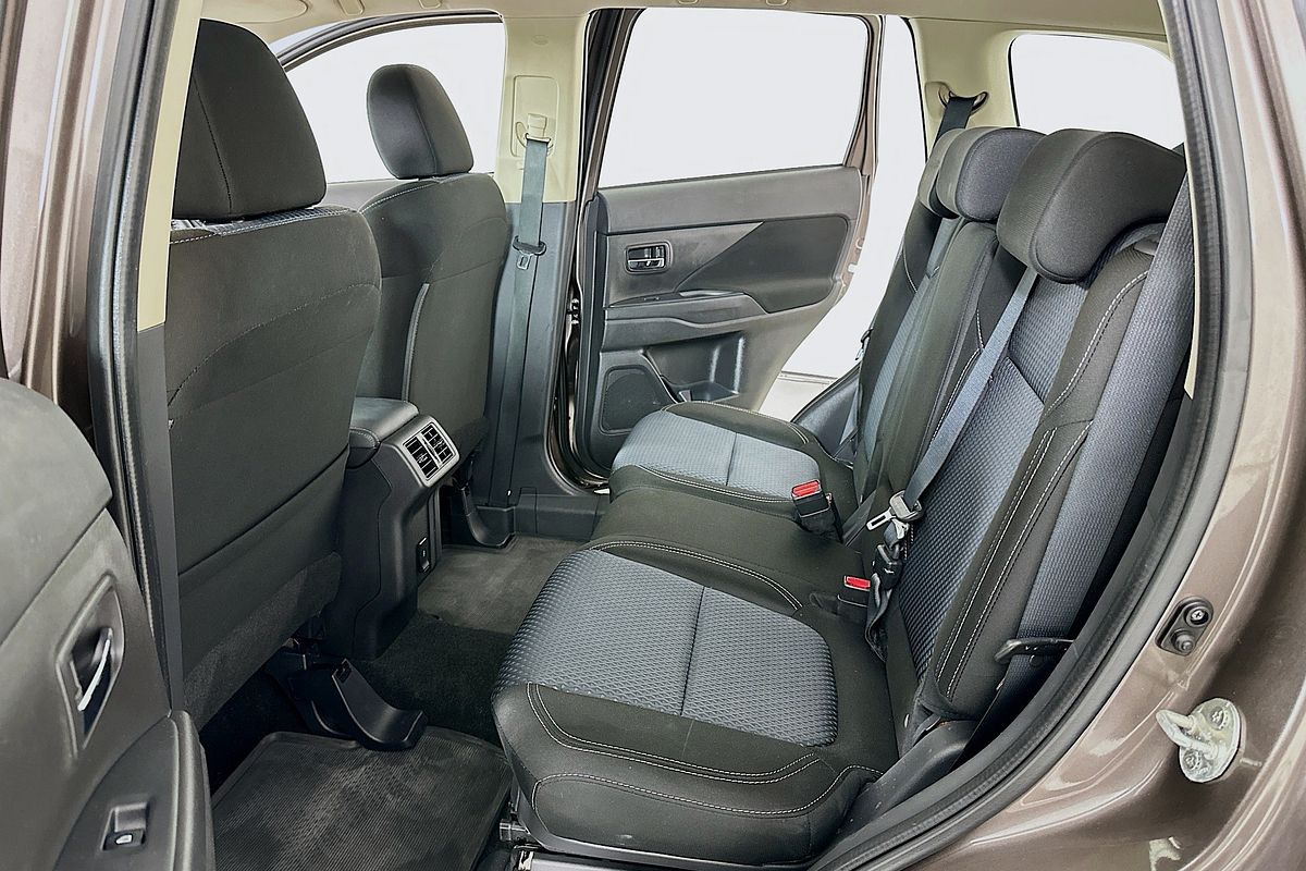 2020 Mitsubishi OUTLANDER ES 7 SEAT (AWD) ZL MY20